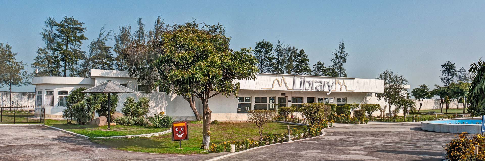 1920x640_Library_33.jpg
